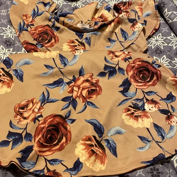 Dress - Picture 2 of 3